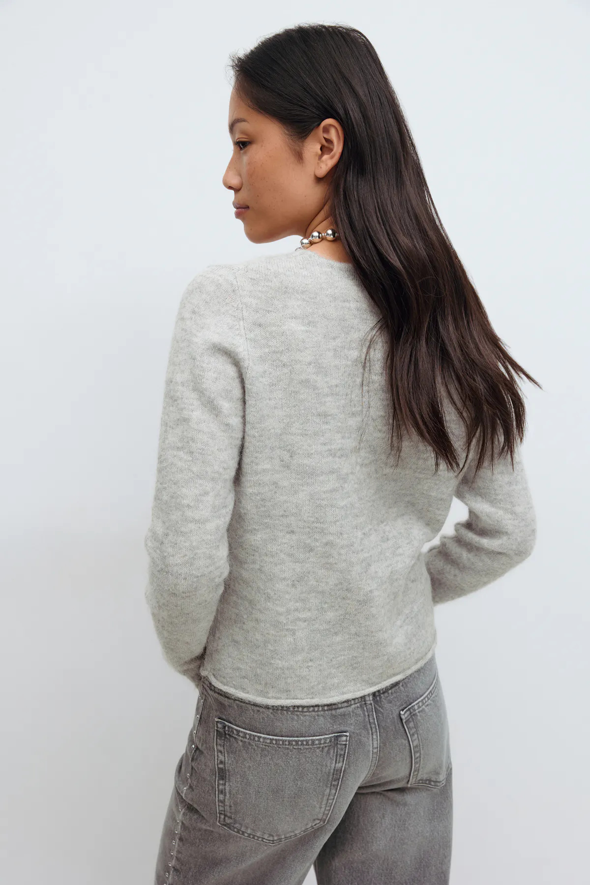 Loose v-neck knit sweater - Grey - Women - Gina Tricot