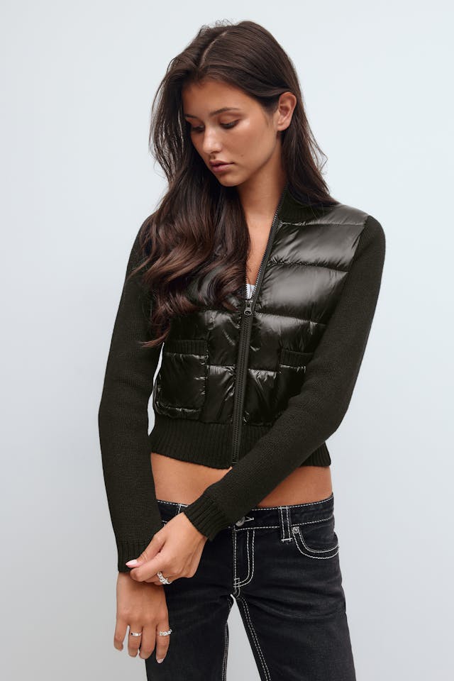 Jacket Without Hand Rib 14+ rib puffer jacket - Noir - Gina Tricot