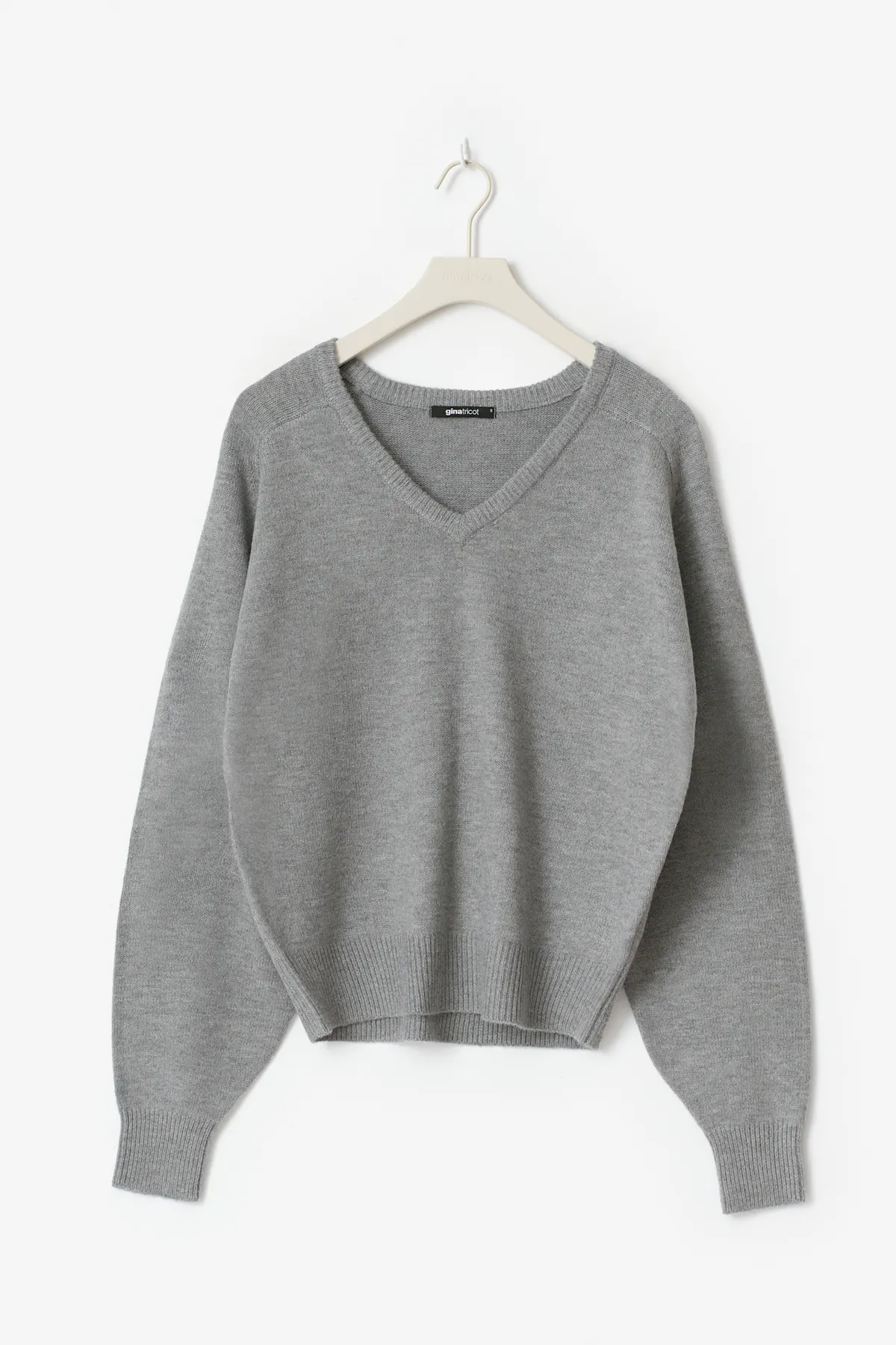 V-neck knitted sweater - Grey - Women - Gina Tricot