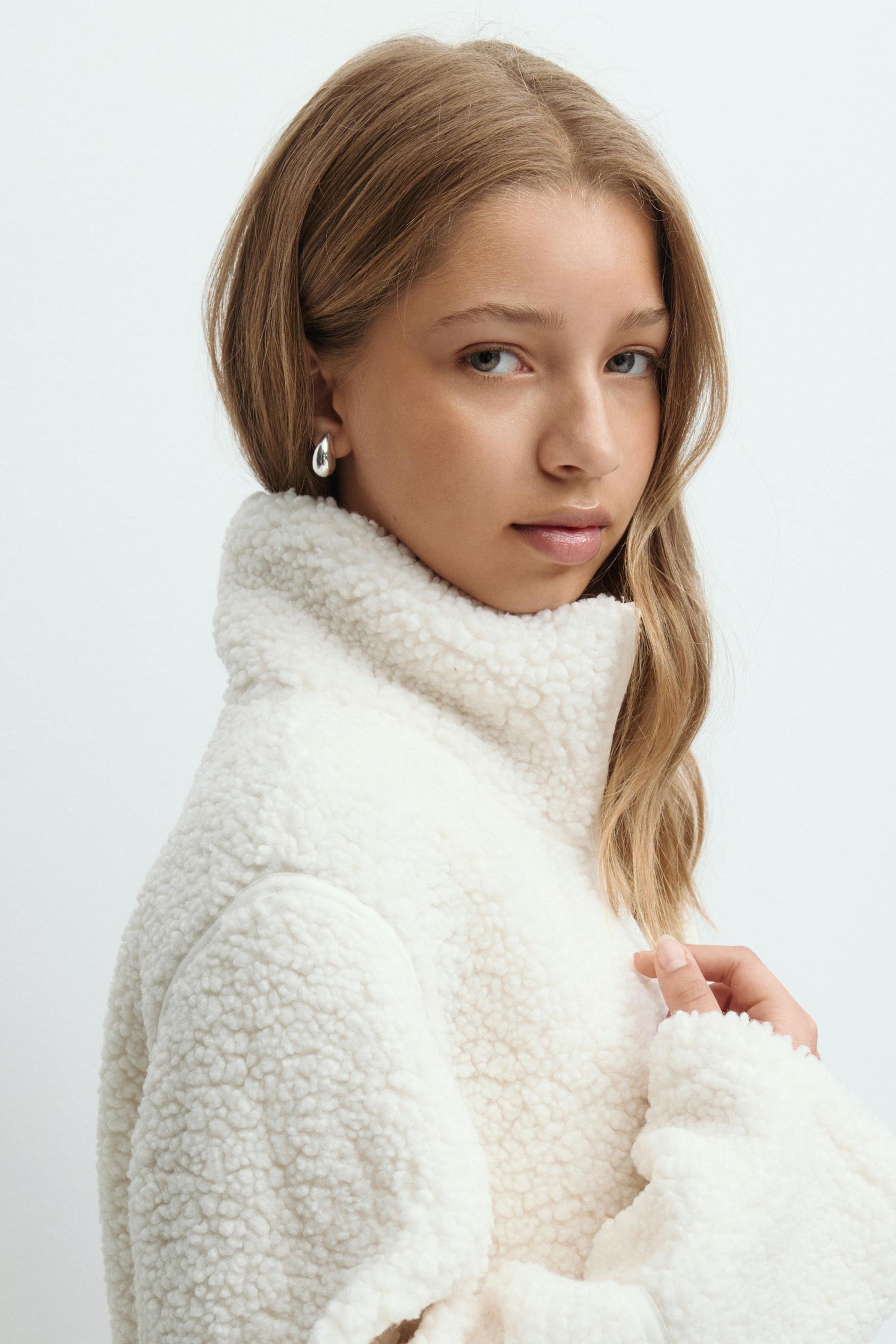 Façade teddy zip sweater 3-4y 新品】Facade Teddy zip sweater 3-4Y