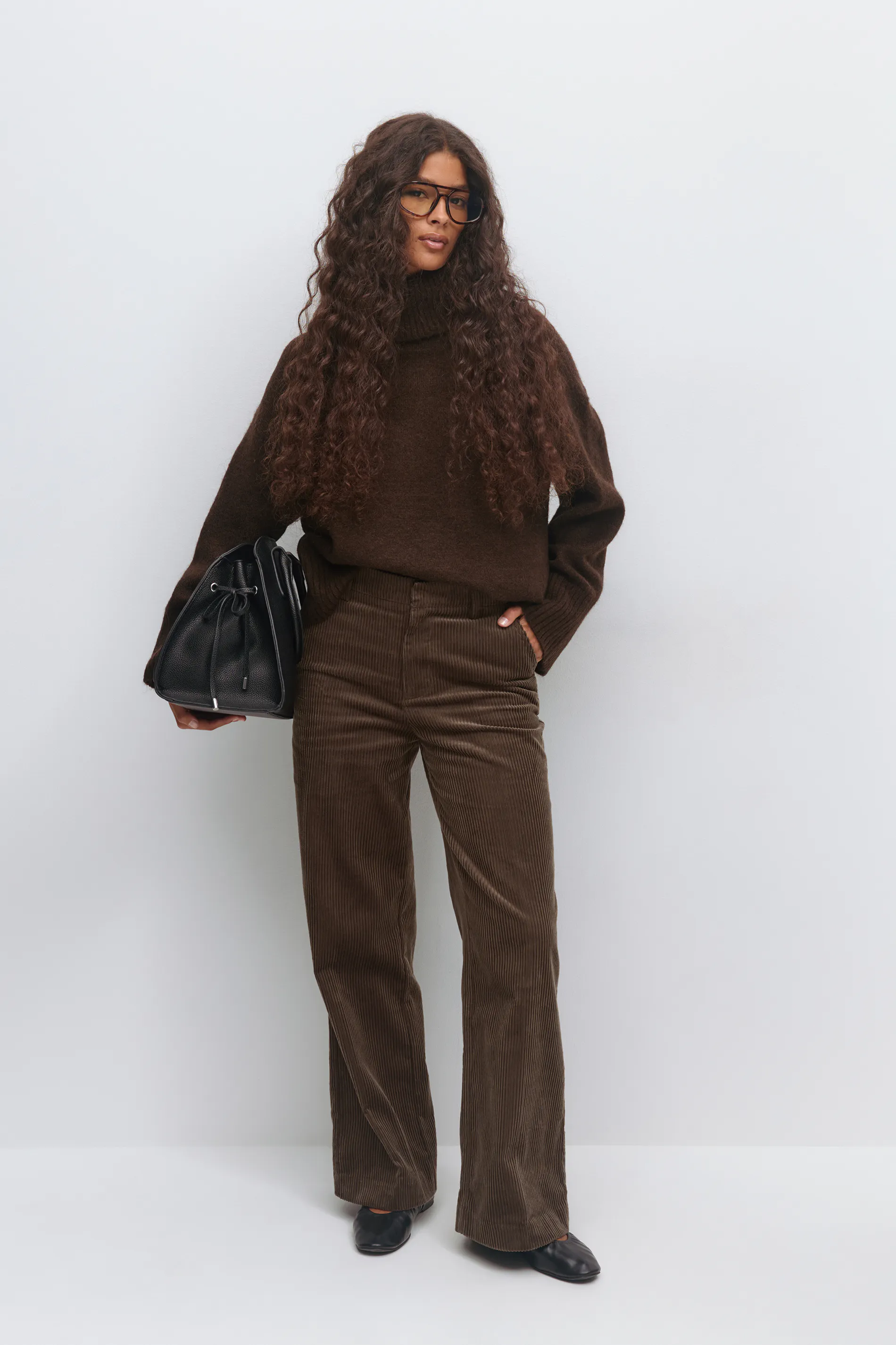 Gina Tricot - Corduroy high waist trousers - Kordfløyelsbukser - Brun - 40 - Dame