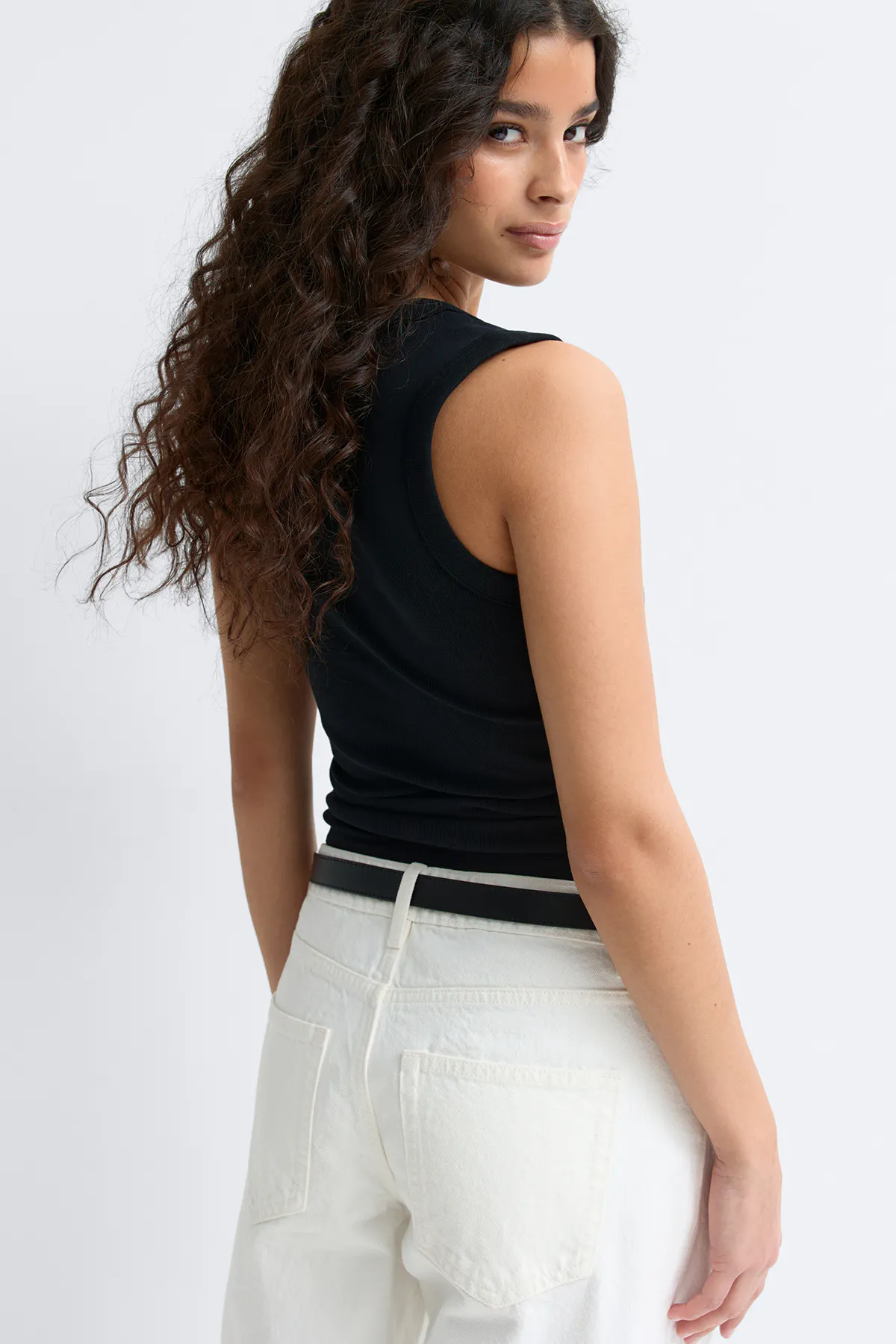 Tight v-neck rib tank - Zwart - Dame - Gina Tricot