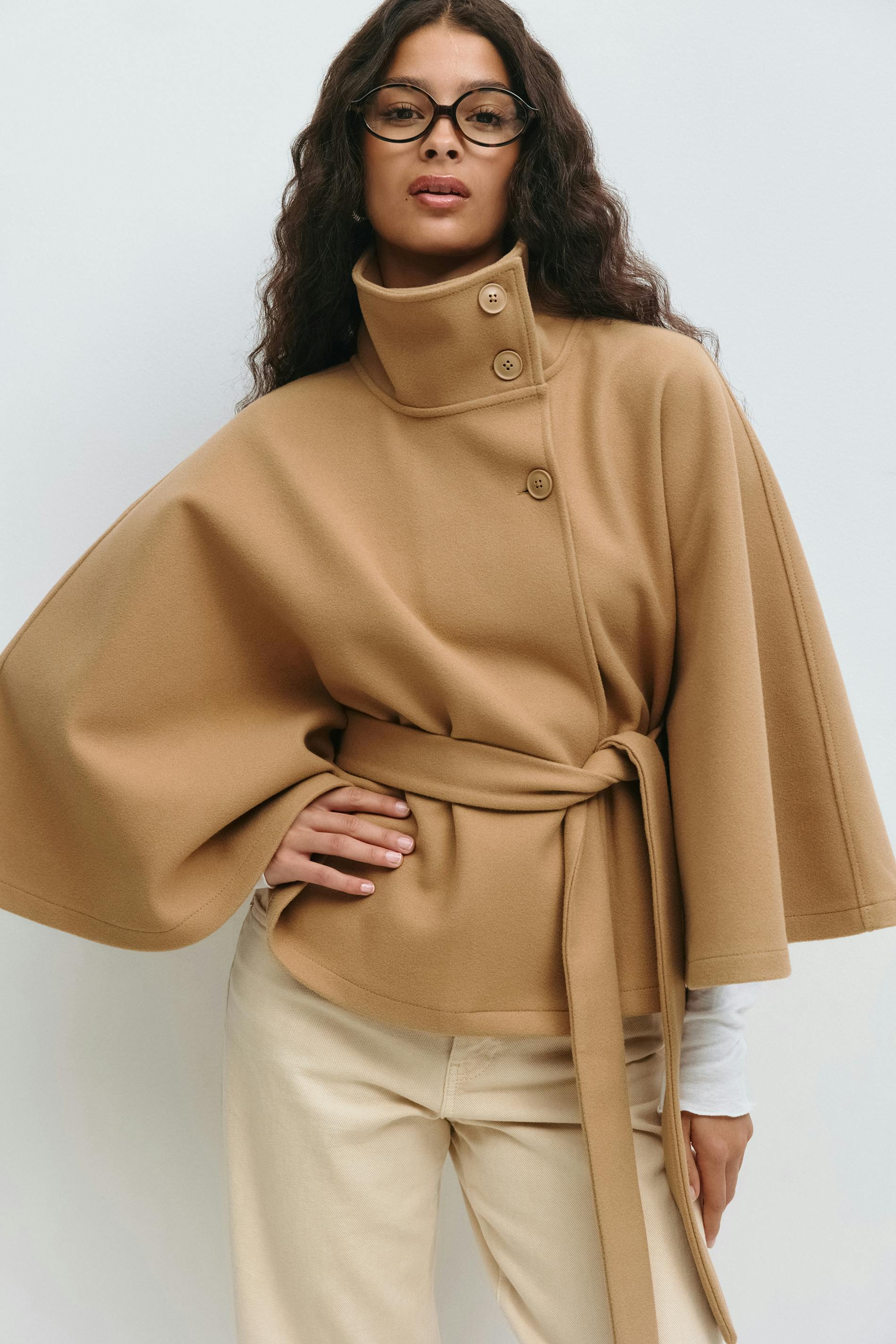 ジャケット・アウター Herlipto Two-Way Belted Cape Coat Belted Cape With Belt, High Neck with Button – H&L