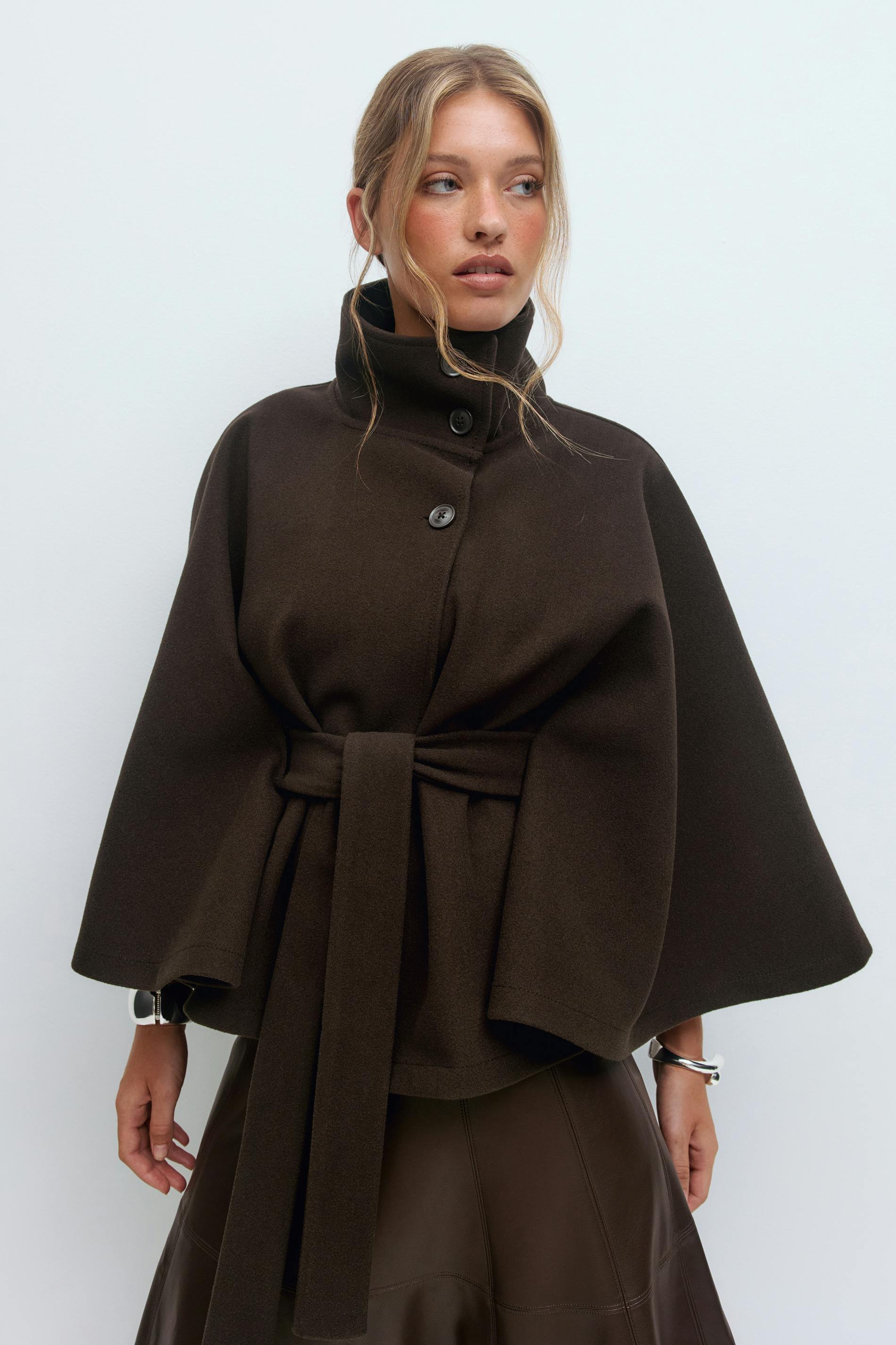 ジャケット・アウター Herlipto Two-Way Belted Cape Coat Herlipto Two-Way Belted Cape Coat