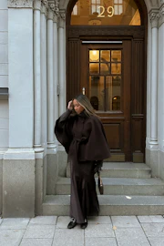 Belt cape jacket