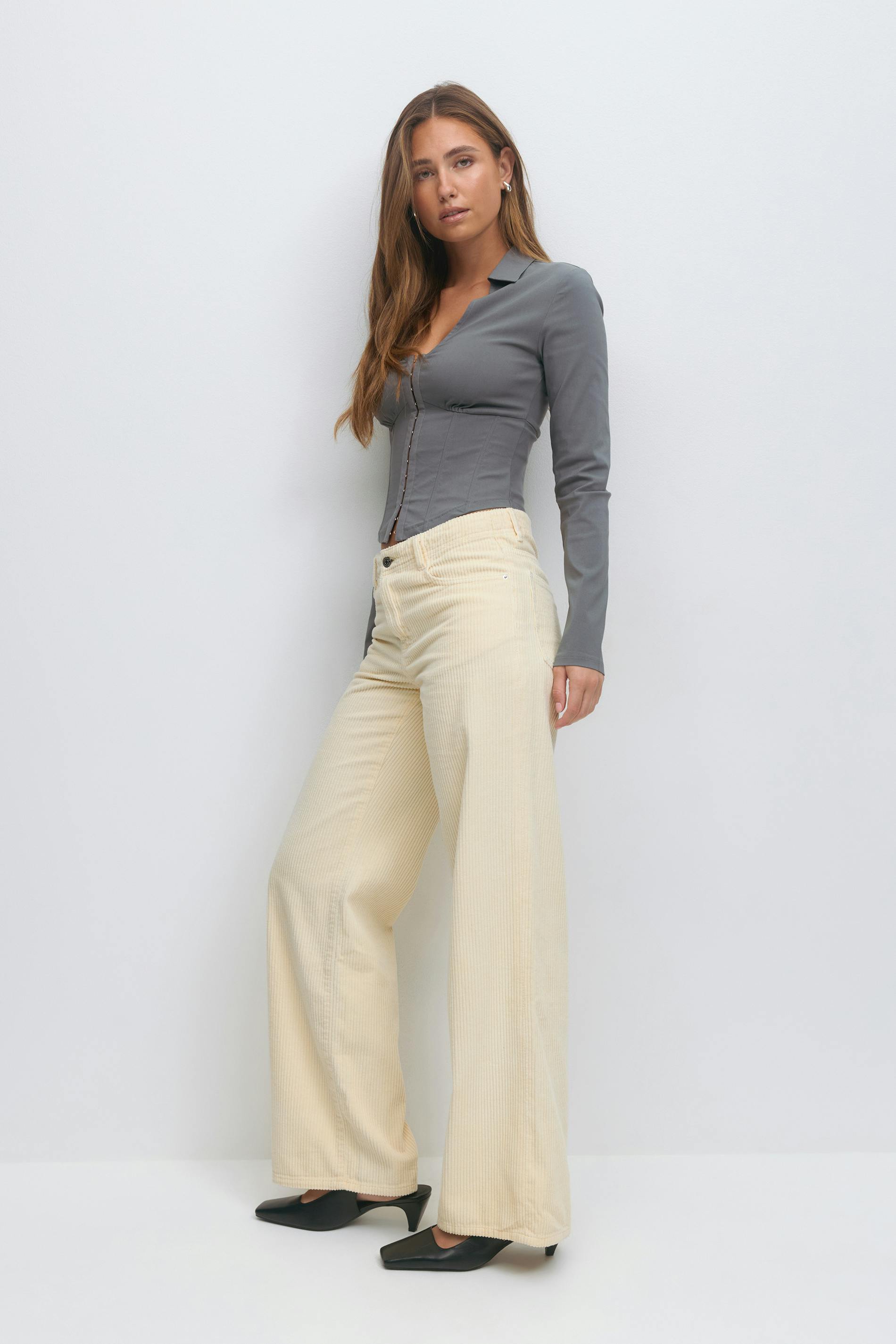 Low wide cord jeans