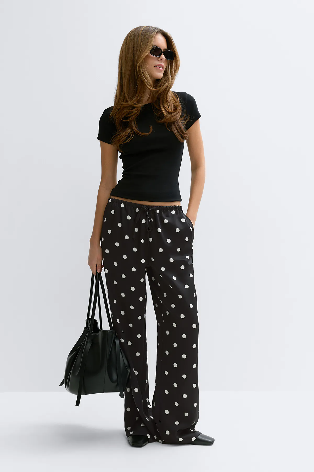 Gina Tricot - Drawstring satin trousers - satijnen-broeken - Zwart - S - Dames