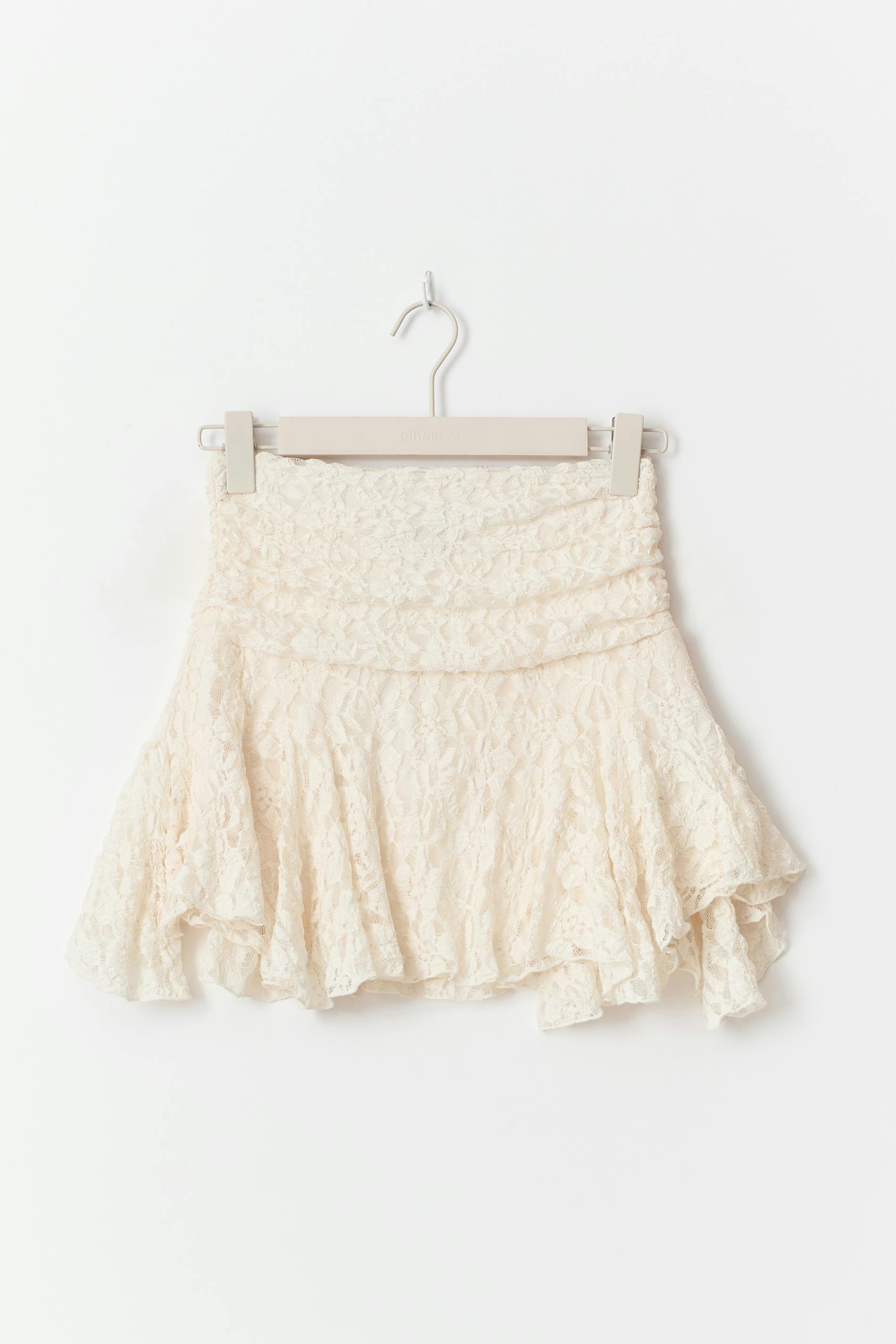 Asymmetric lace skirt - White - Women - Gina Tricot