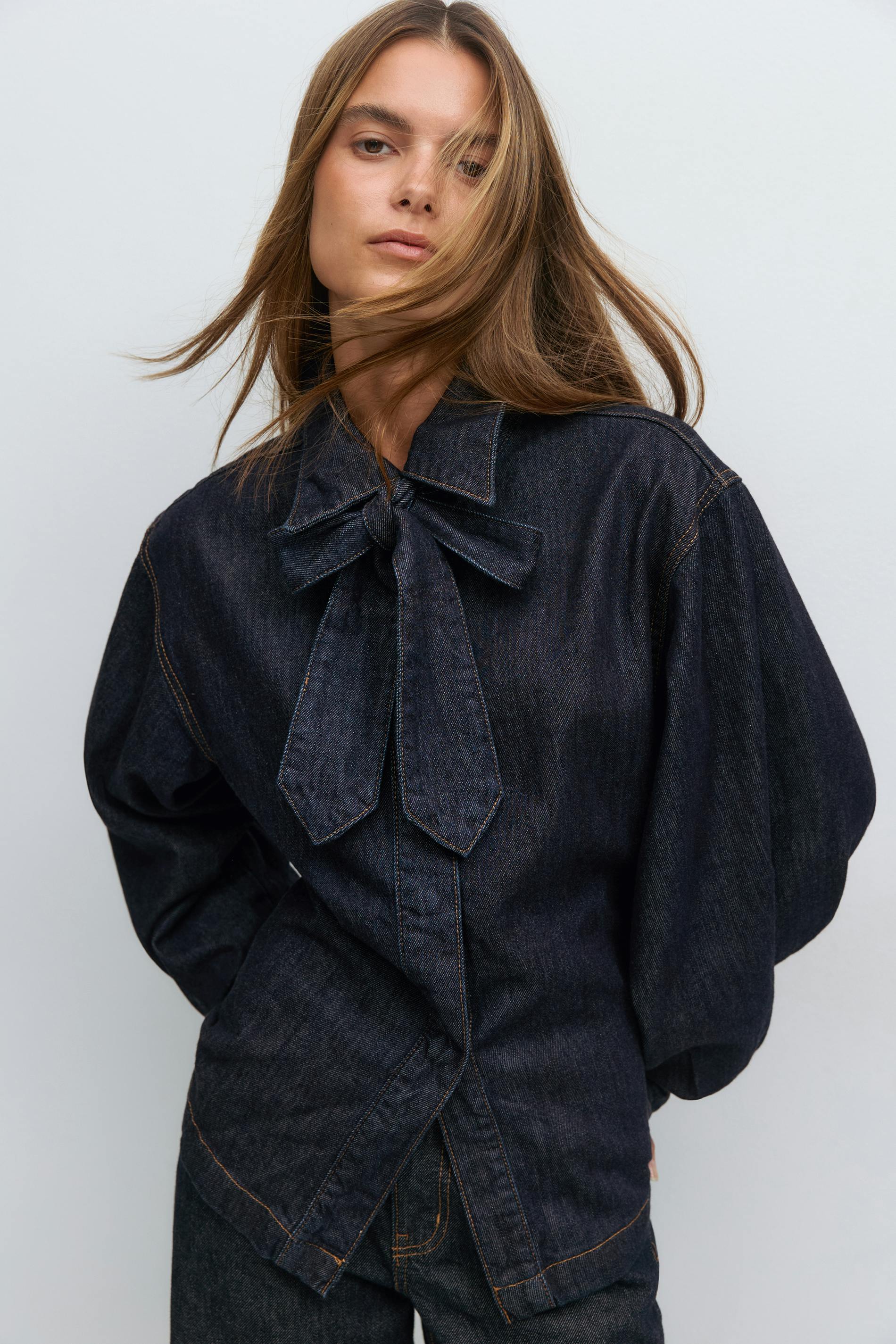 Fitted tie denim shirt