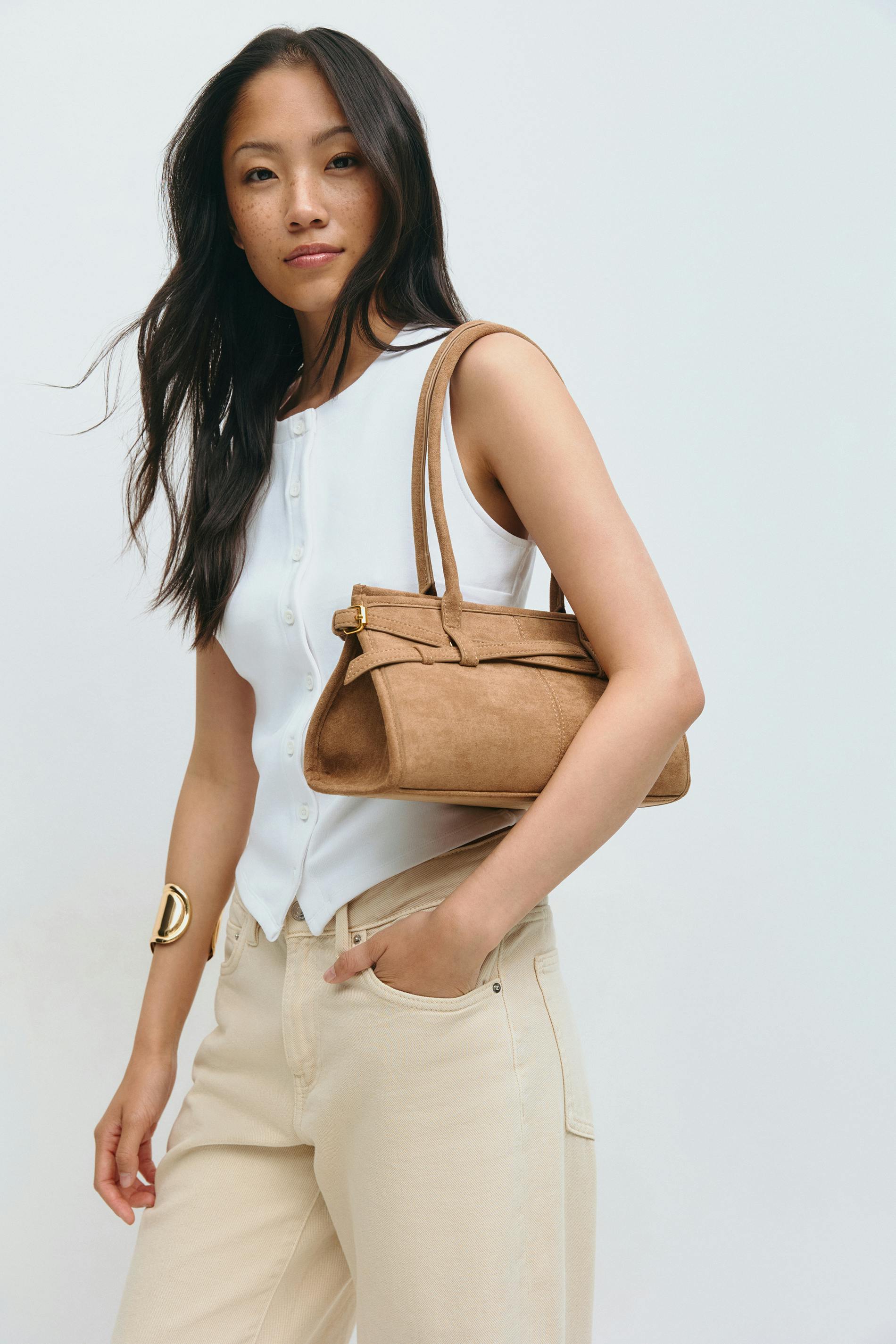 Gina Tricot - Buckel shoulder bag - Skuldervesker - Beige - ONESIZE - Dame