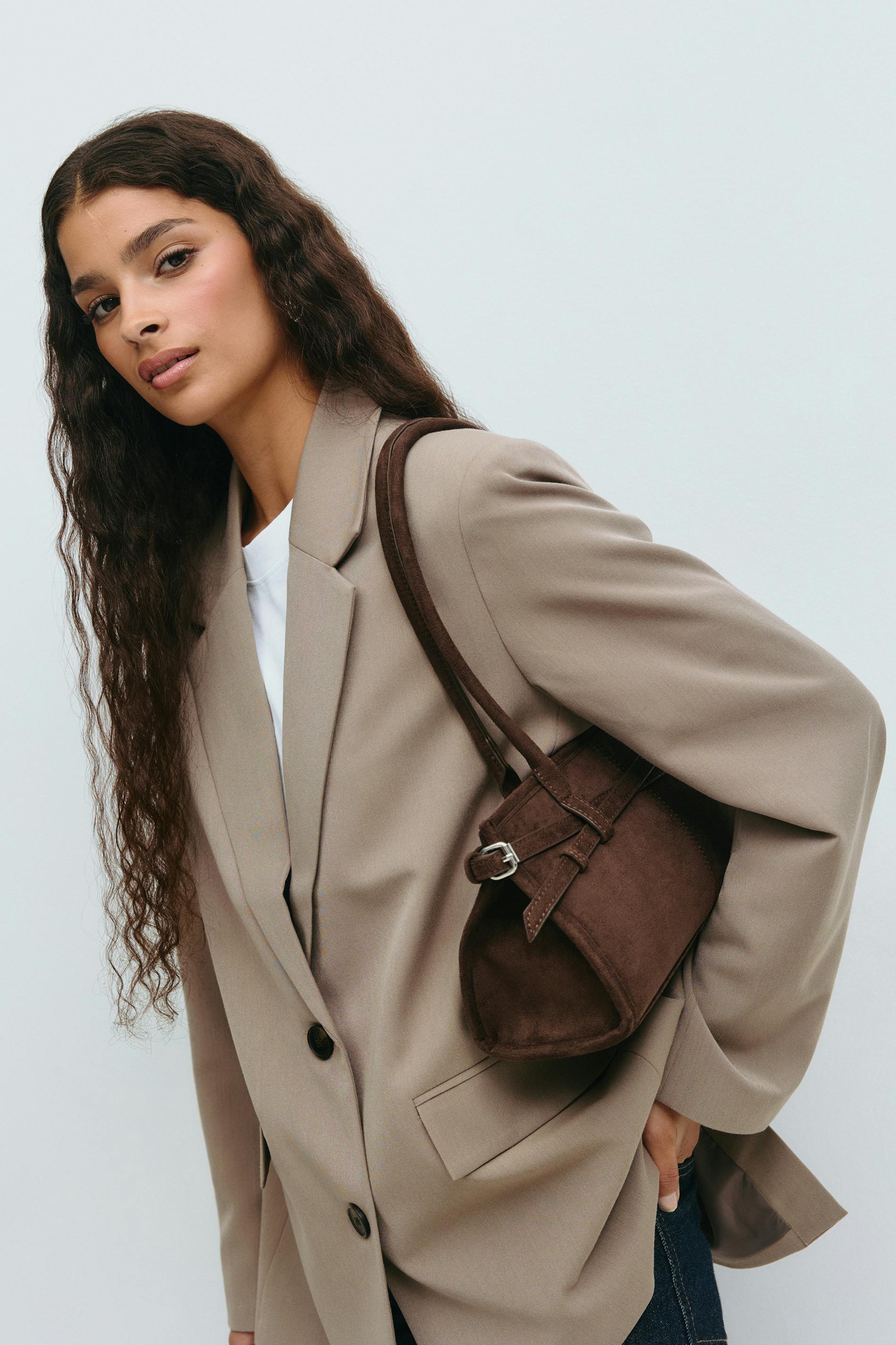 Gina Tricot - Buckel shoulder bag - Olkalaukut - Ruskea - ONESIZE - Naiset