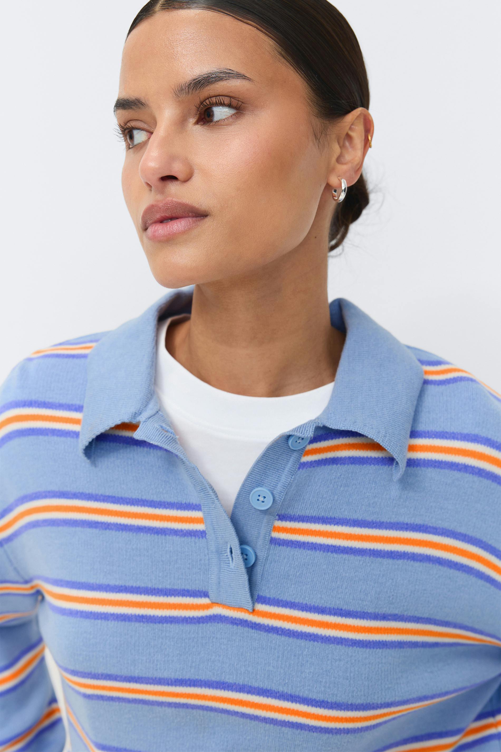 Knitted collar sweater