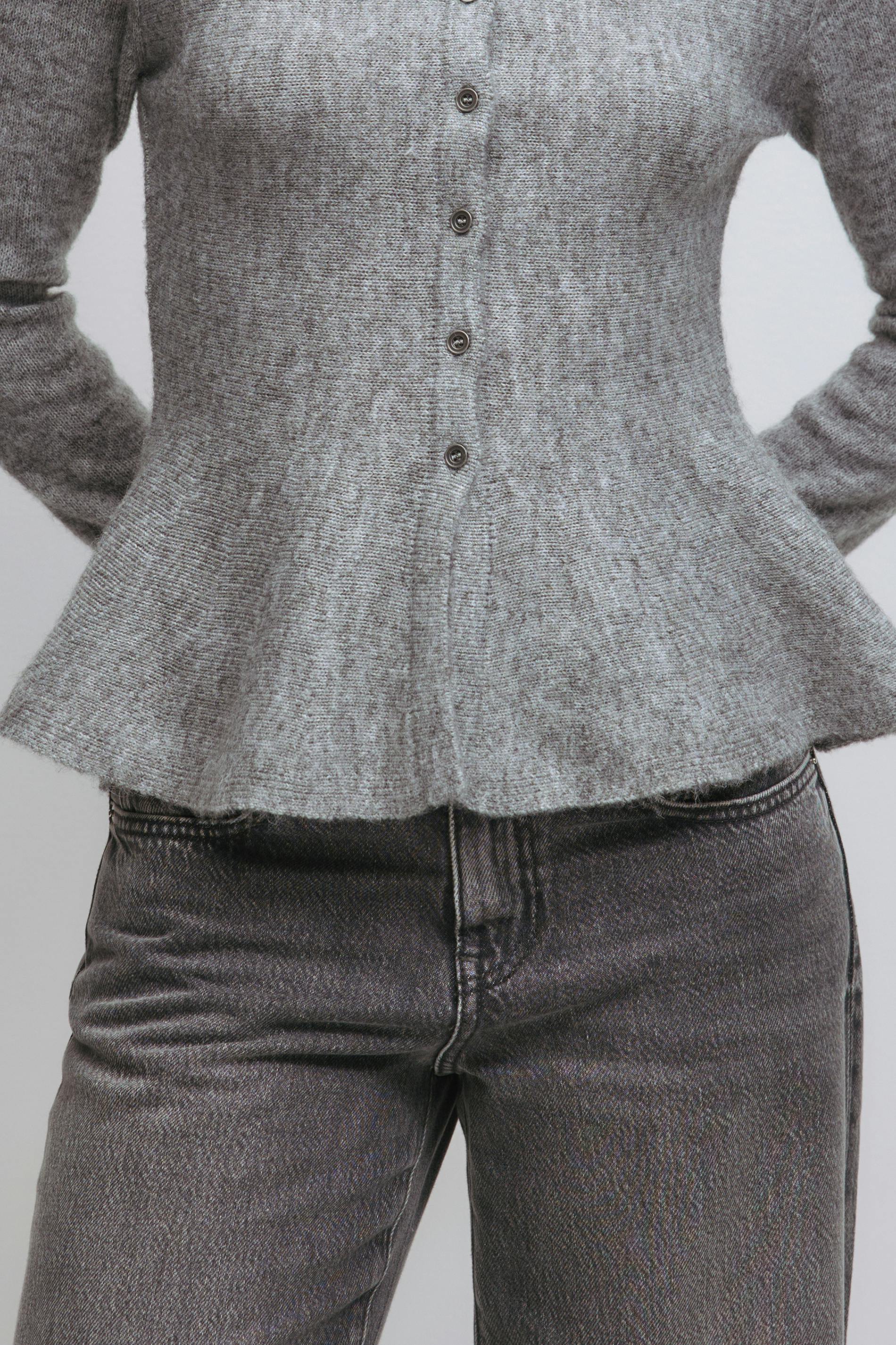 Knitted peplum cardigan - Grey - Women - Gina Tricot