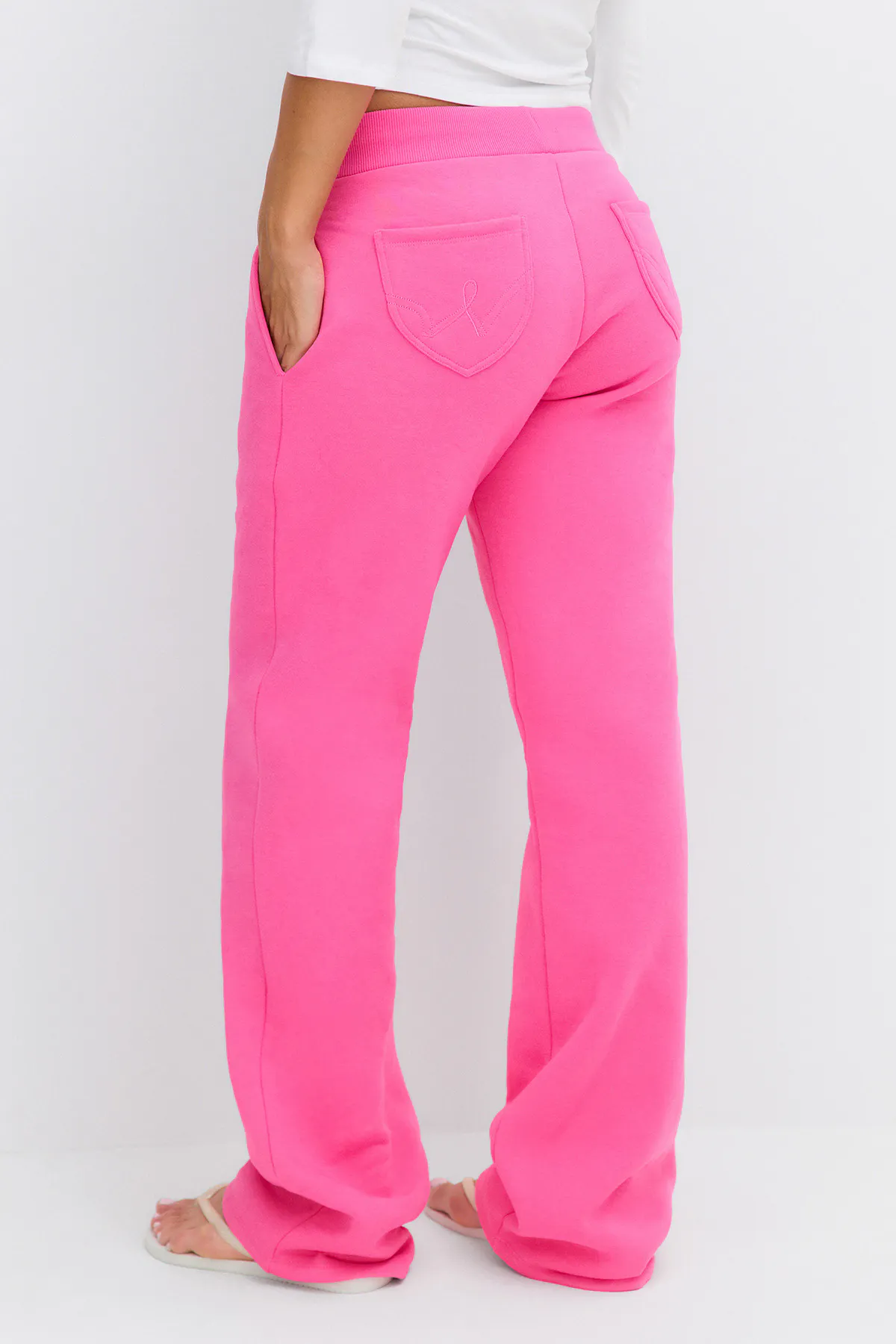 Low waist sweatpants tall — byxor med fickor från Gina Tricot