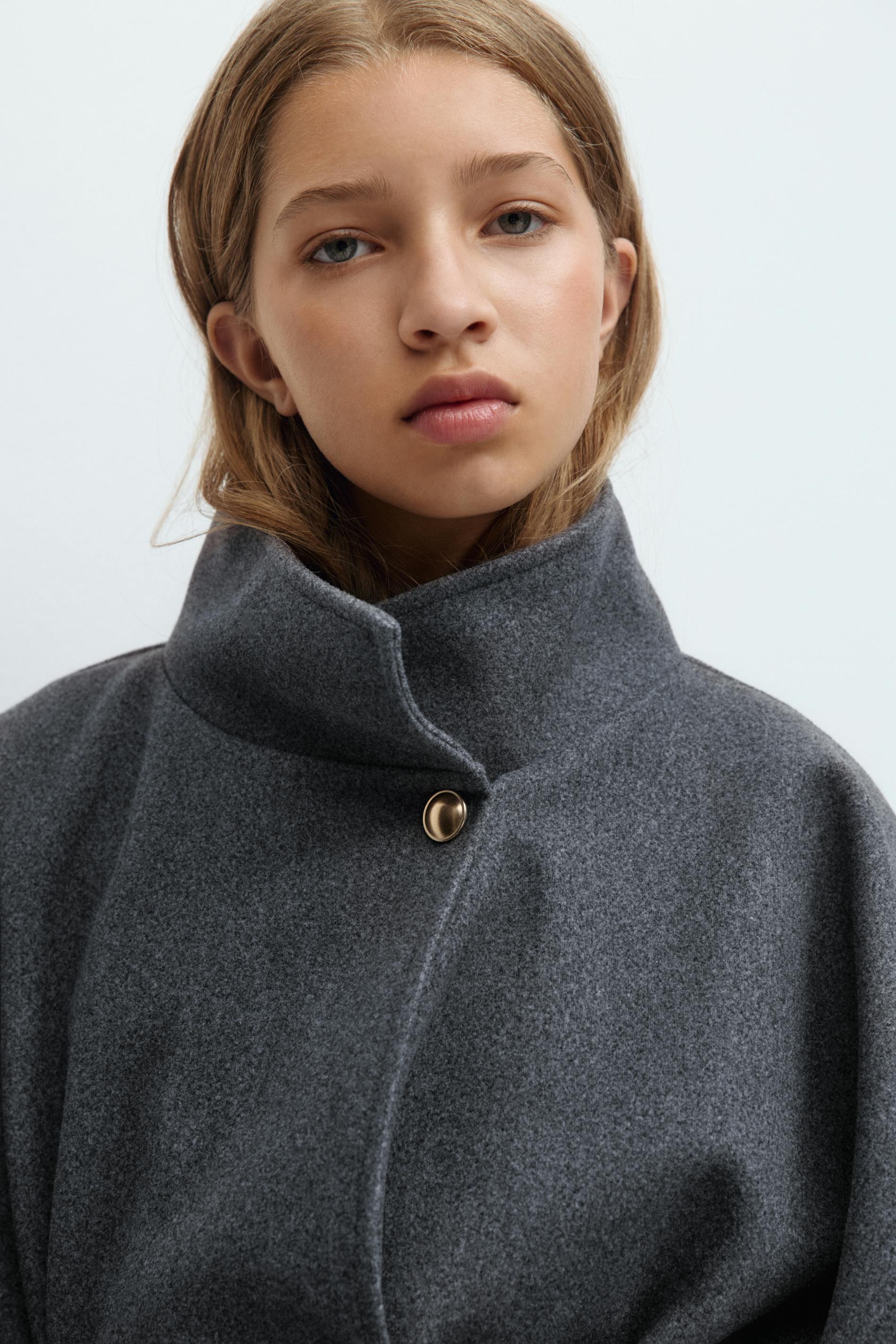 Y belted cape - Grey - Gina Tricot