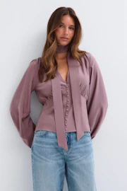 Scarf top