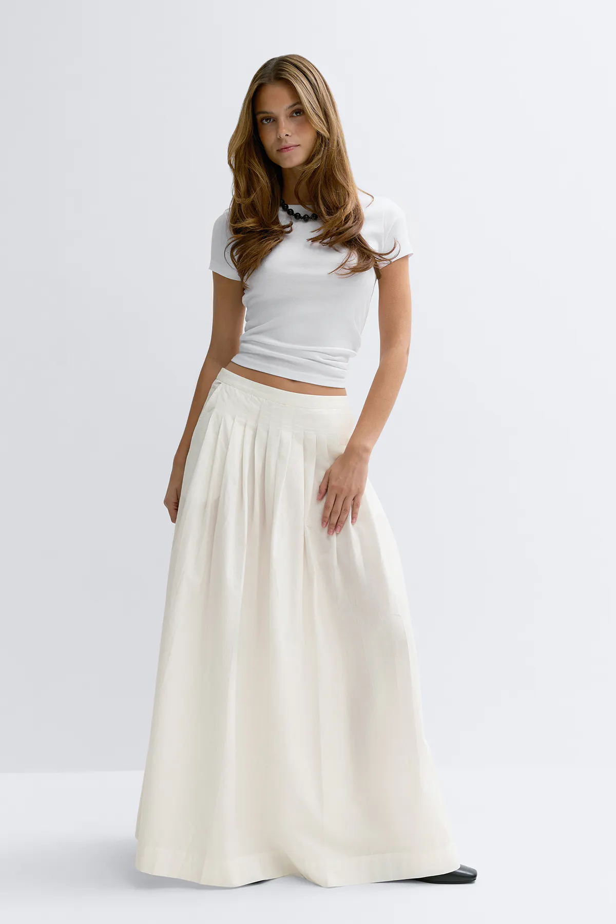 Gina Tricot - Pleated skirt - maxiskjørt - Hvit - L - Dame