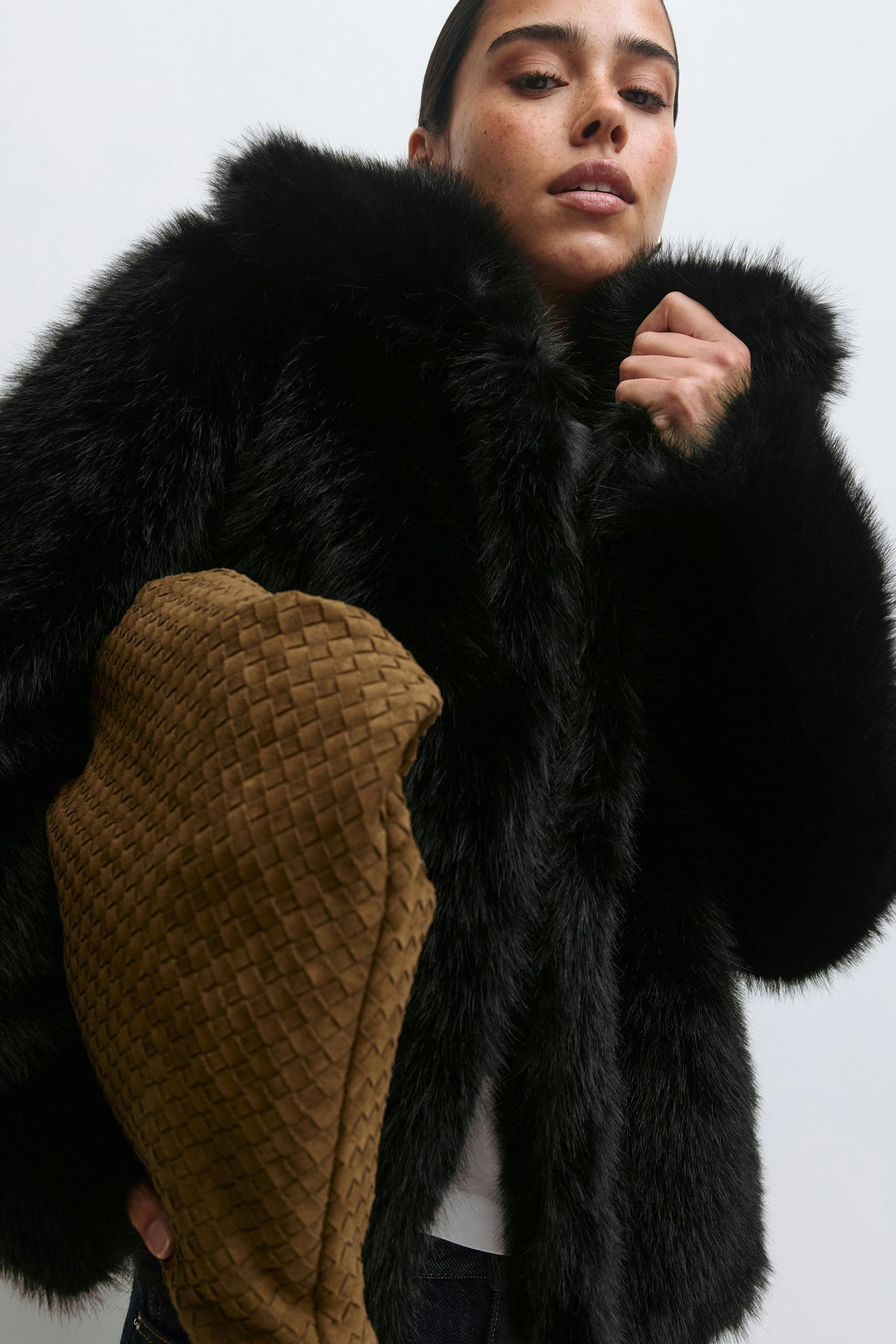 Faux fur short jacket - Black - Women - Gina Tricot