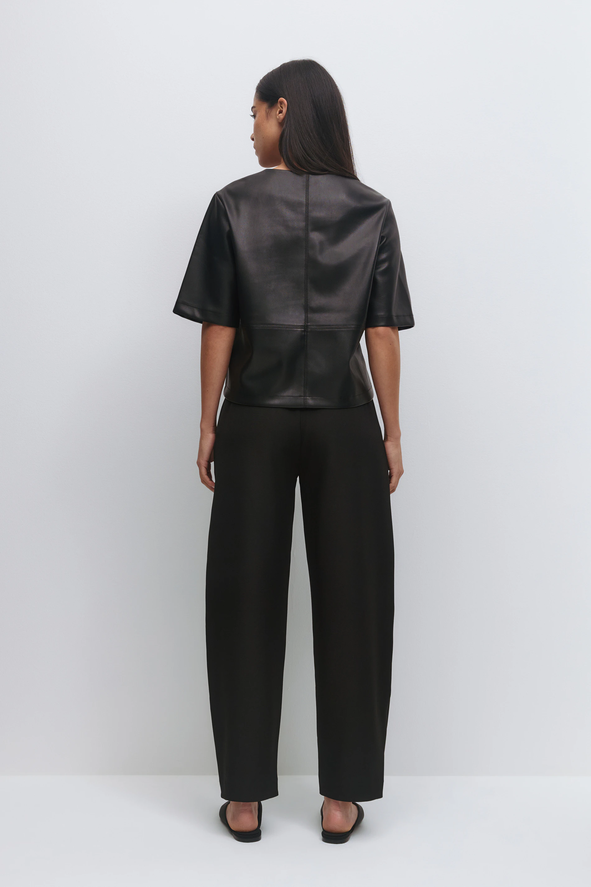 Gina Tricot Mid waist barrel trousers byxor dam
