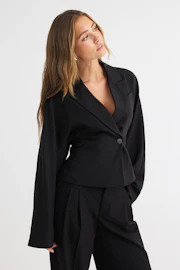Shaped blazer