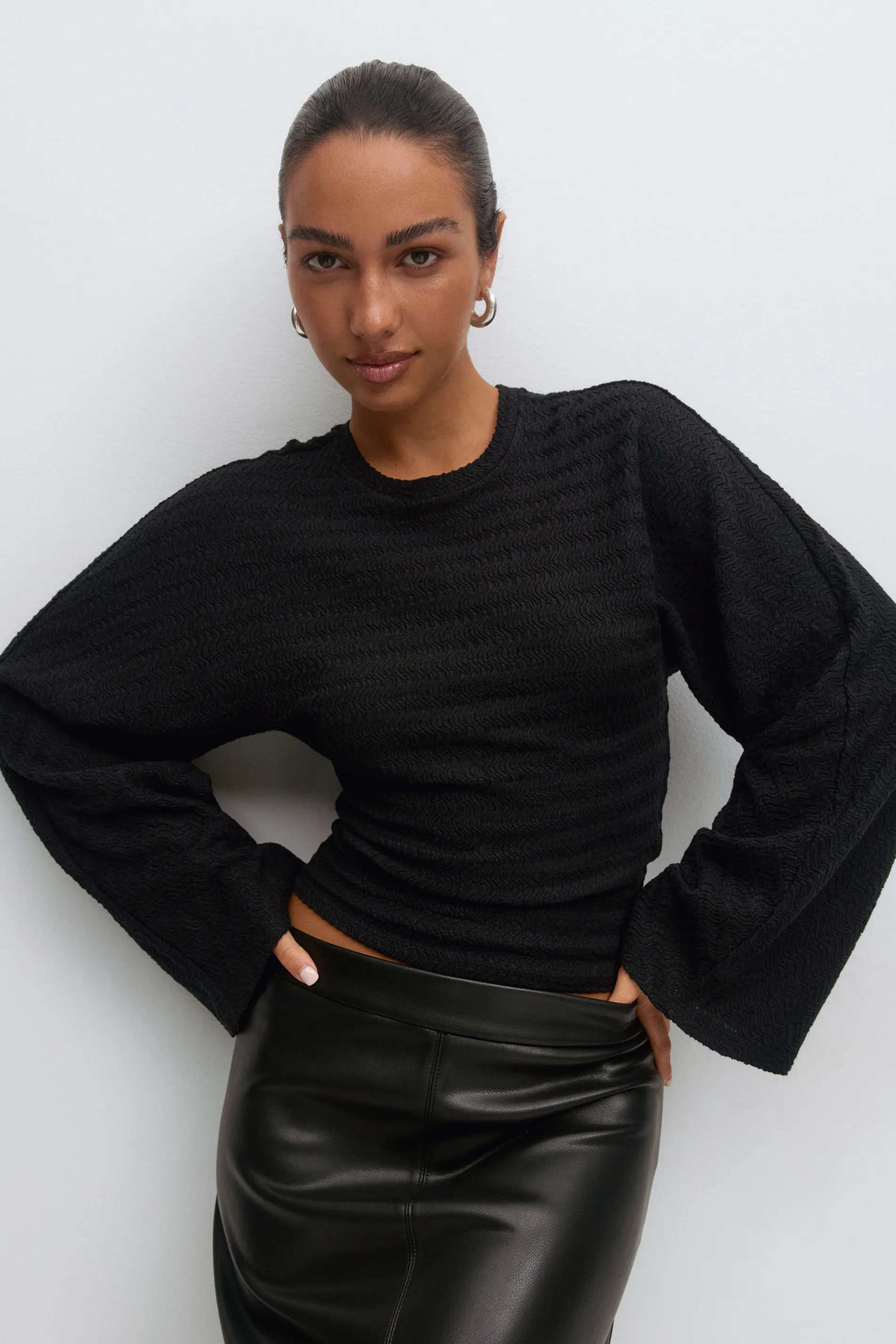 Gina Tricot - Textured wide sleeve top - Langærmede toppe - Sort - XL - Dame