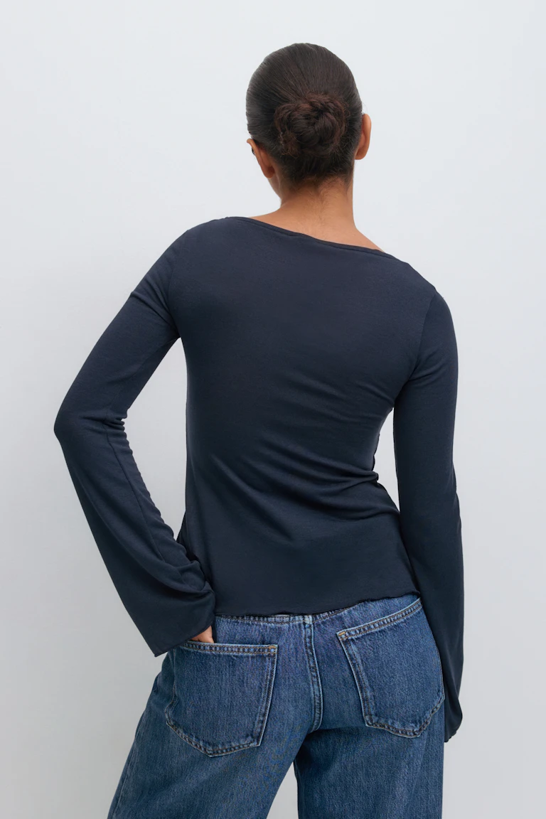 276145853
