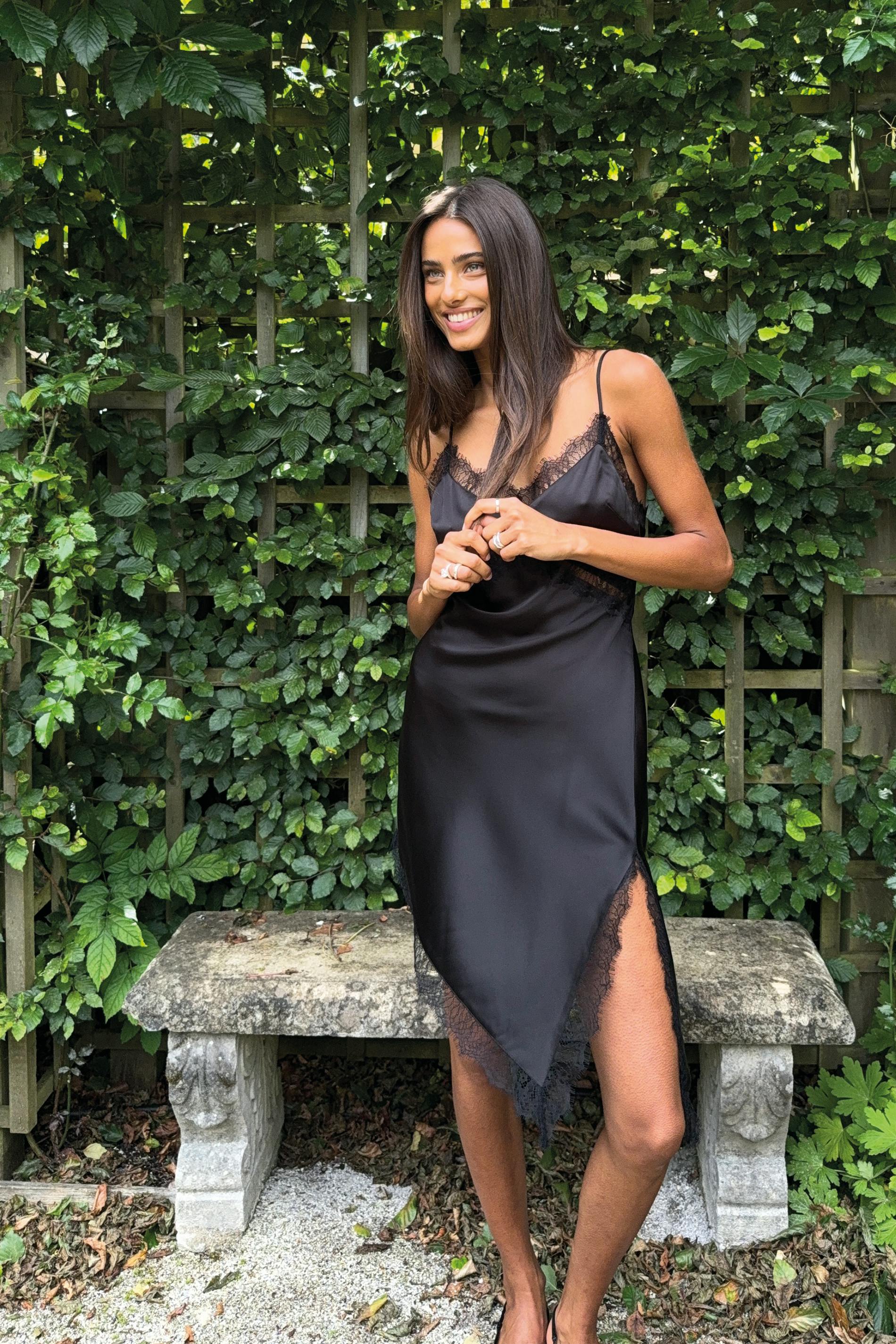 Satin dress Noir Femme Gina Tricot