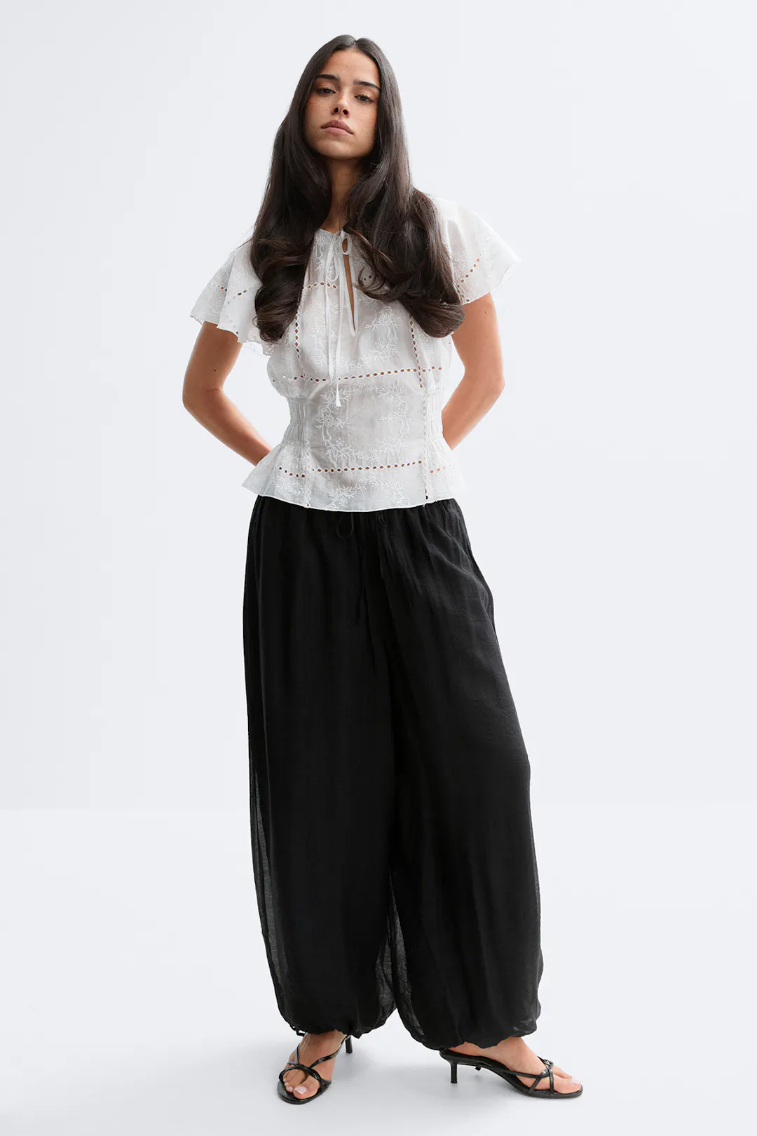 Sheer balloon trousers - Black - Women - Gina Tricot