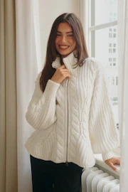 Shaped knitted cardigan