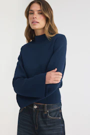 Knitted shoulder pad top