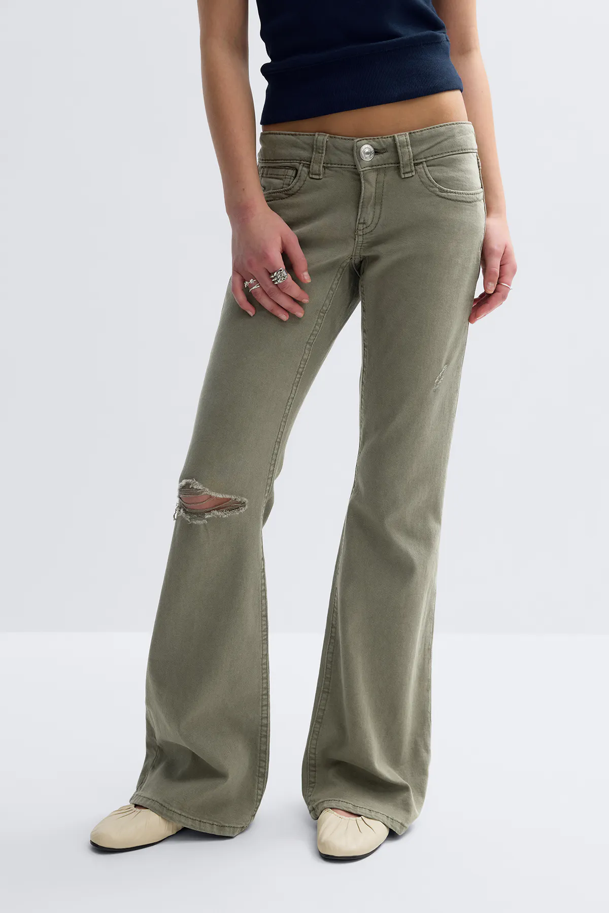 Y one knee destroy jeans - Green - Gina Tricot