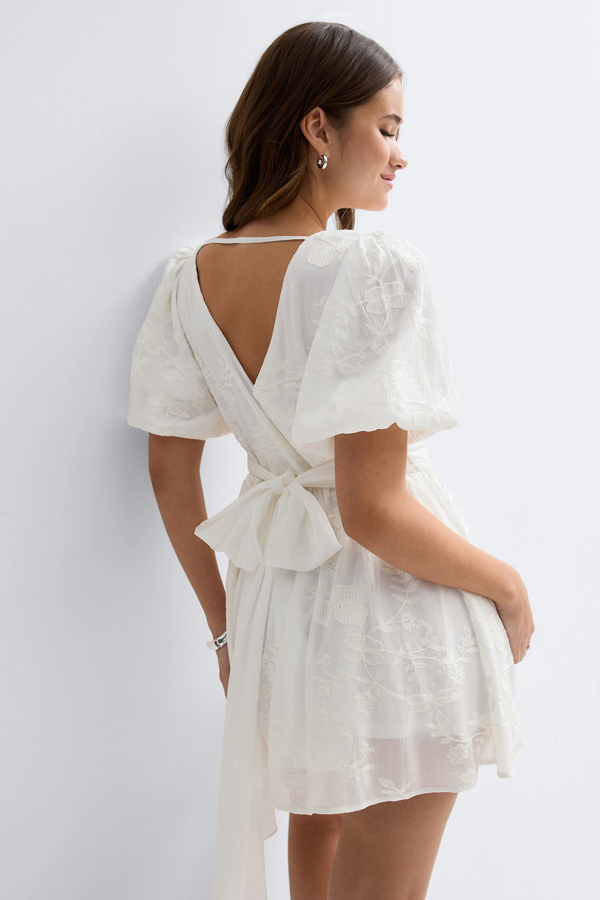 Gina Tricot Embroidered mini dress klänningar dam – bild 2