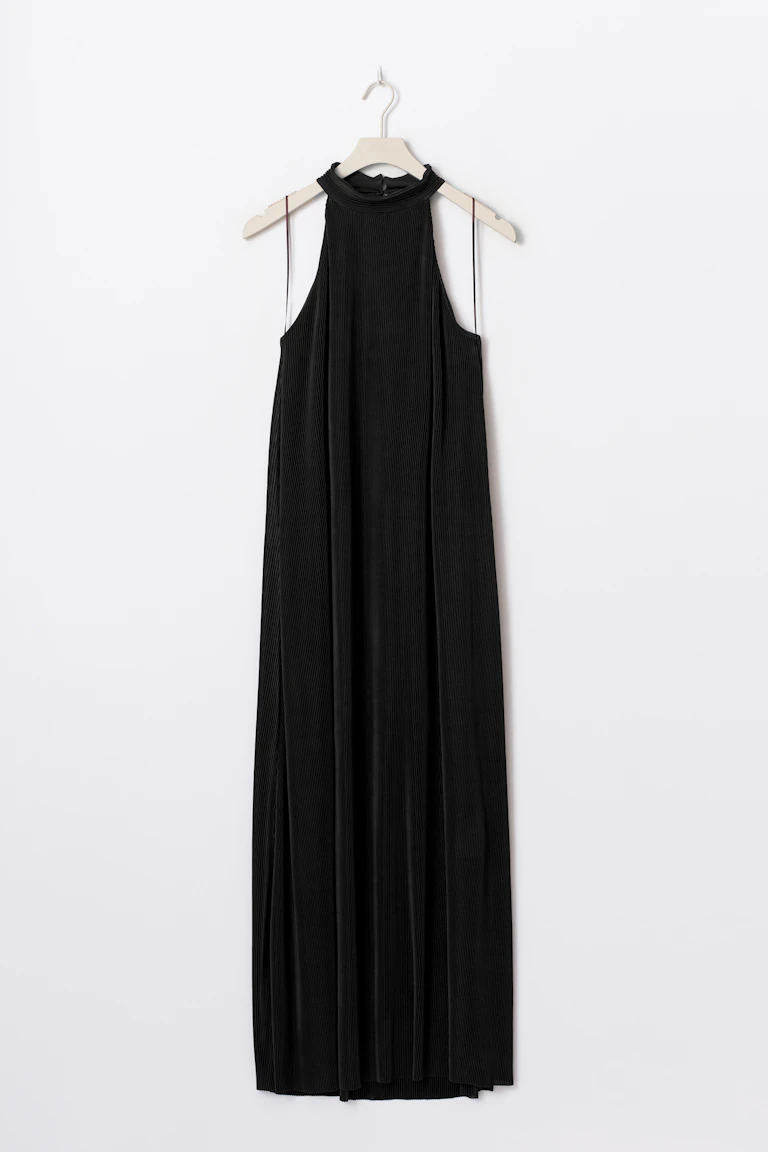284099000