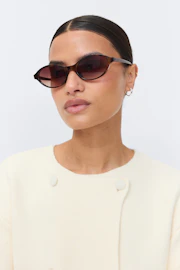 Oval sunglasses