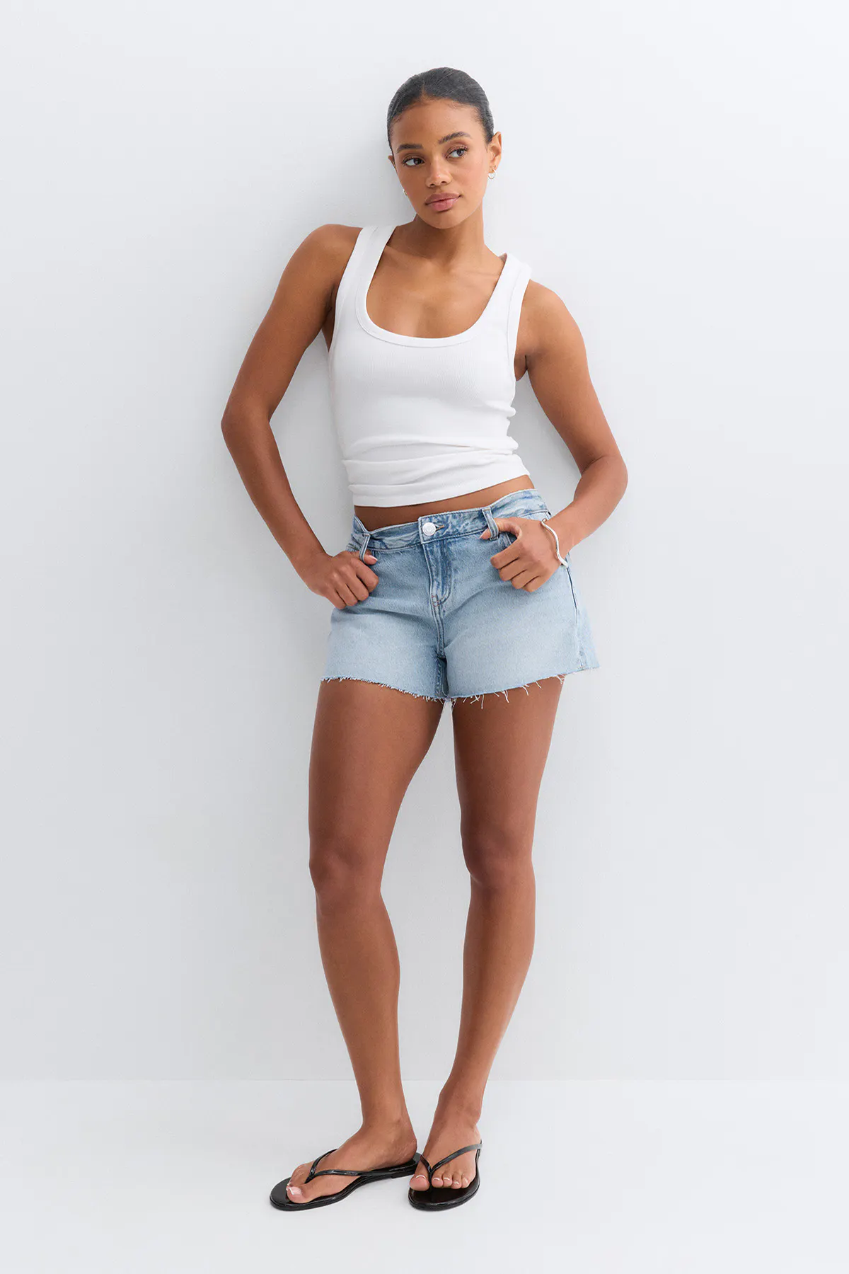 Gina Tricot - Drop loose denim shorts - Farkkushortsit - Sininen - 34 - Naiset