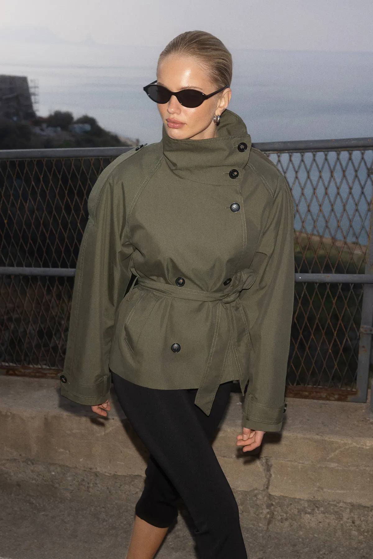 ジャケット・アウター 11747391 jacket high neck trench jacket High neck trench jacket - Groen - Dame - Gina Tricot
