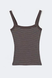 Tight fit rib singlet