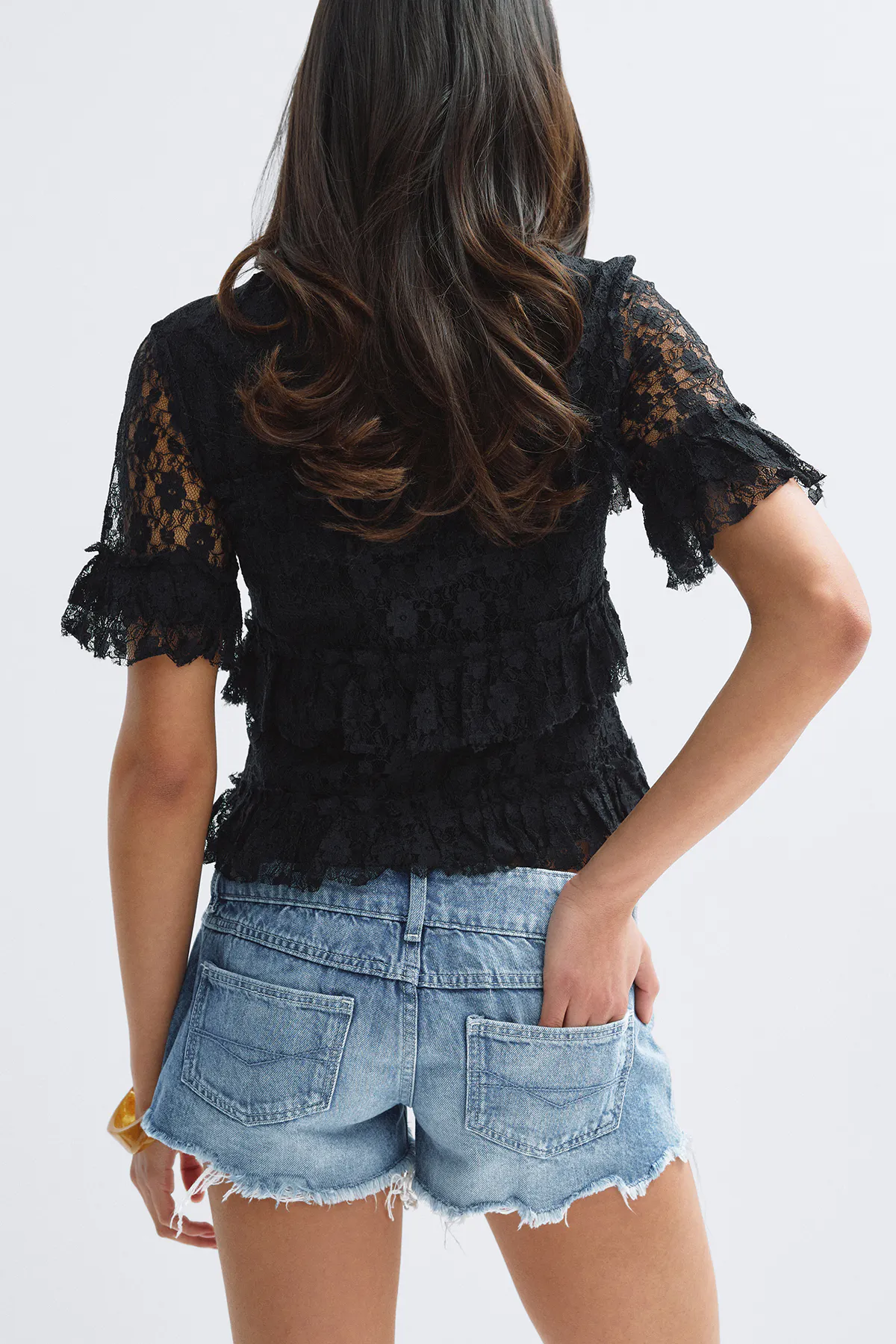 Pleated low denim shorts — shorts med fickor från Gina Tricot
