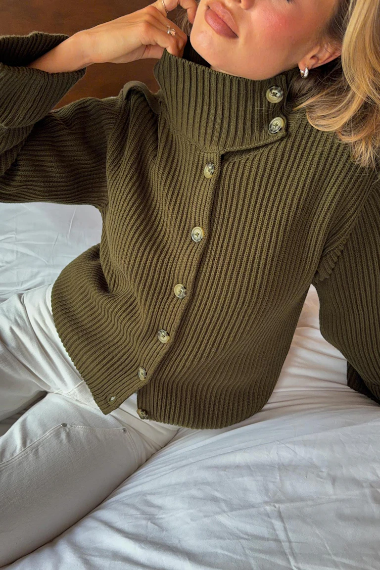 306366049