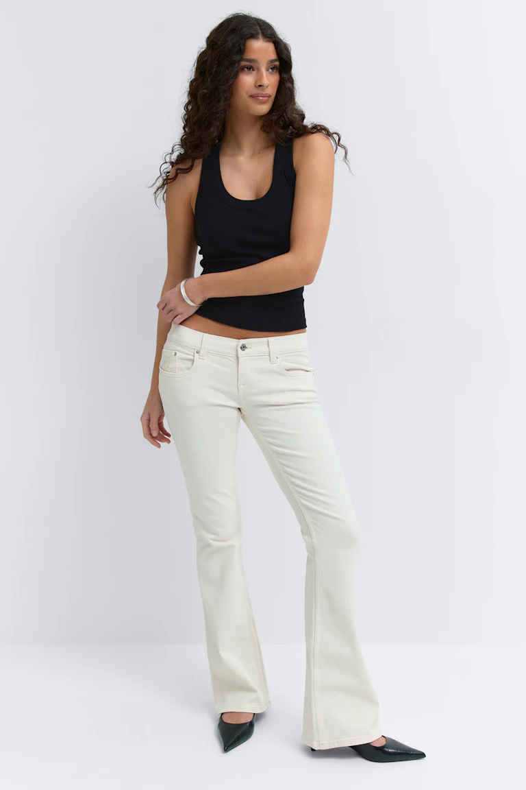 306819000