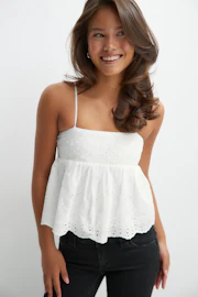 Y broderie anglaise singlet