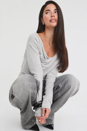 Long sleeve ruched top