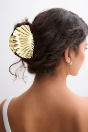 Metal seashell hair clip