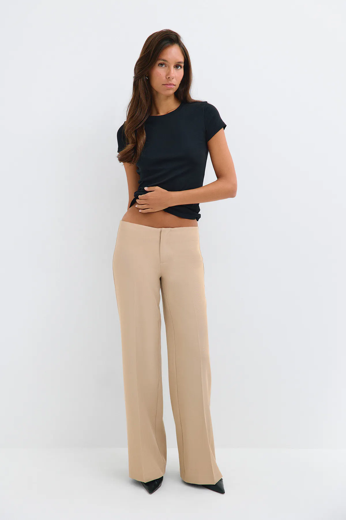 Timeless low straight trousers — byxor med fickor från Gina Tricot