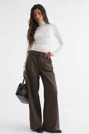 Edgy belted wide trousers