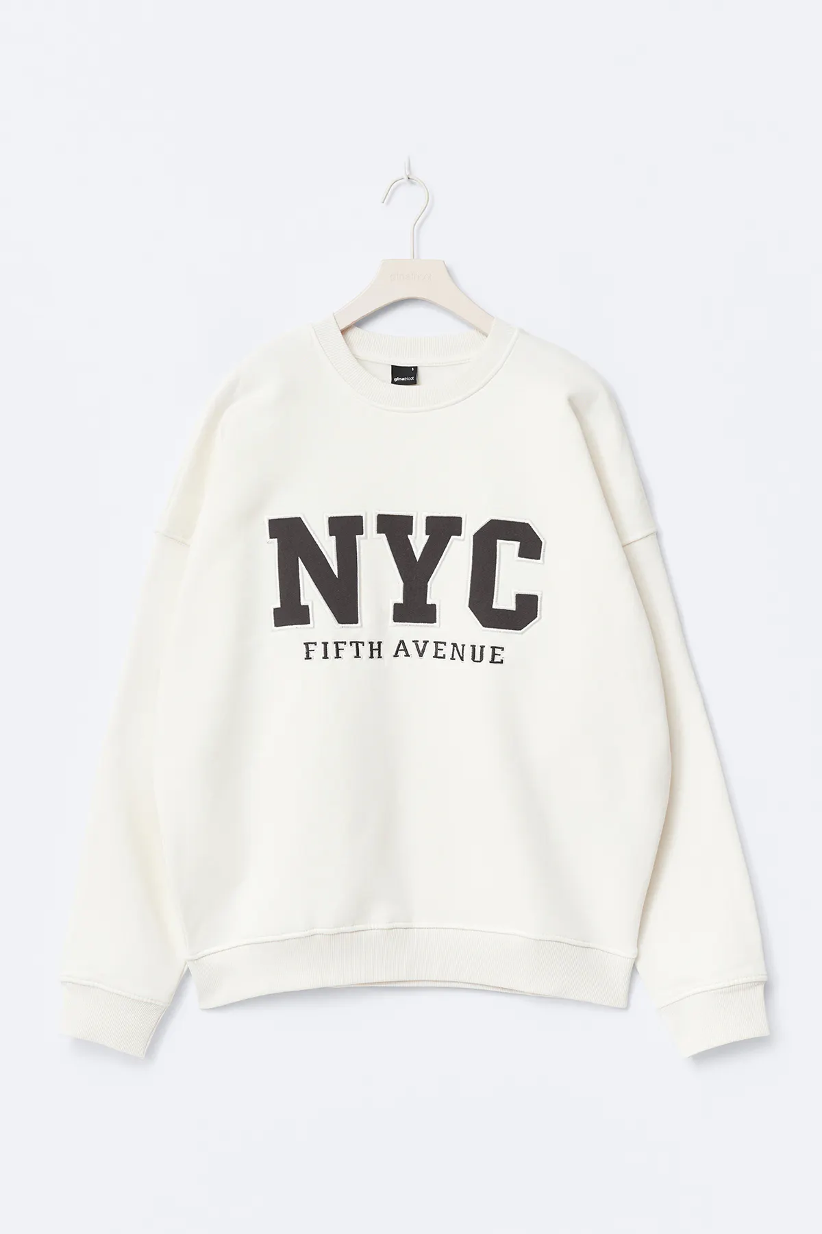 Oversized printed sweater - White - Women - Gina Tricot
