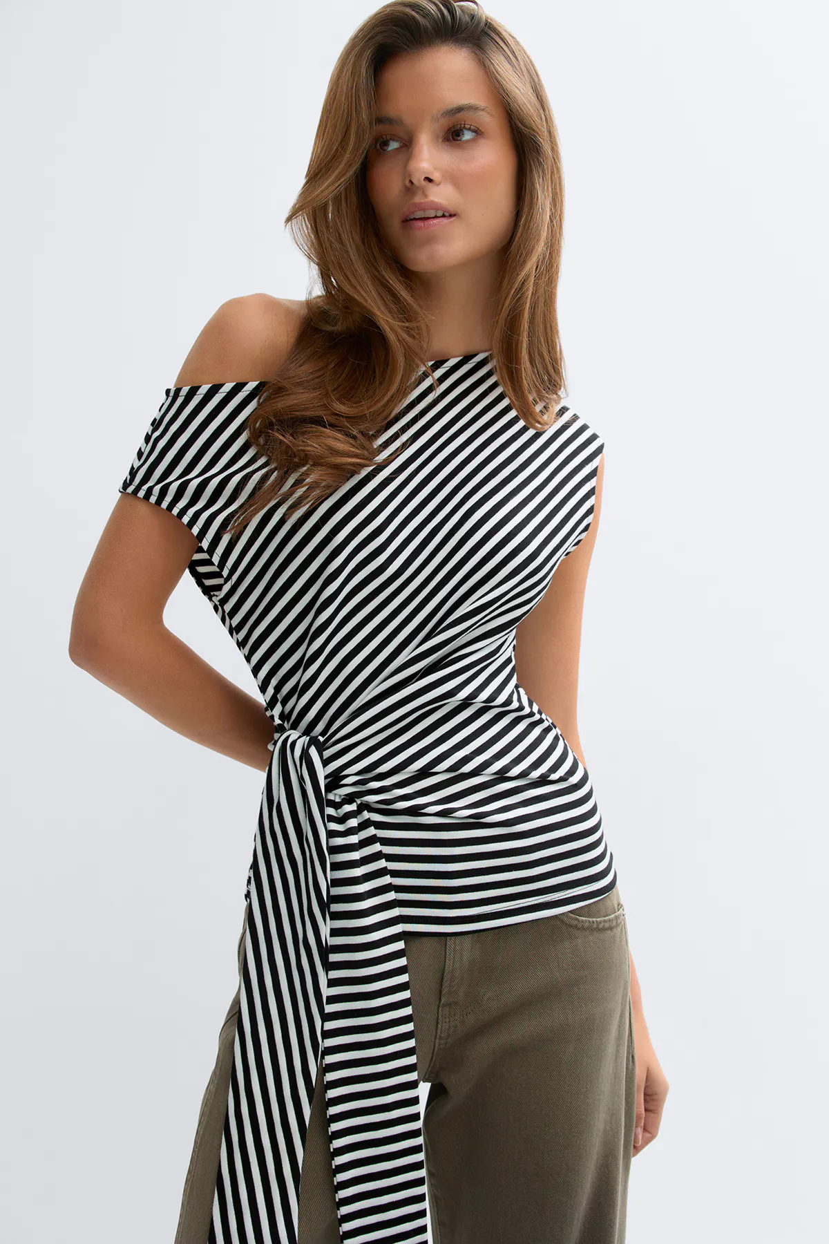 Gina Tricot - Tie detail stripe top - Gestreepte truien - Zwart - S - Dames