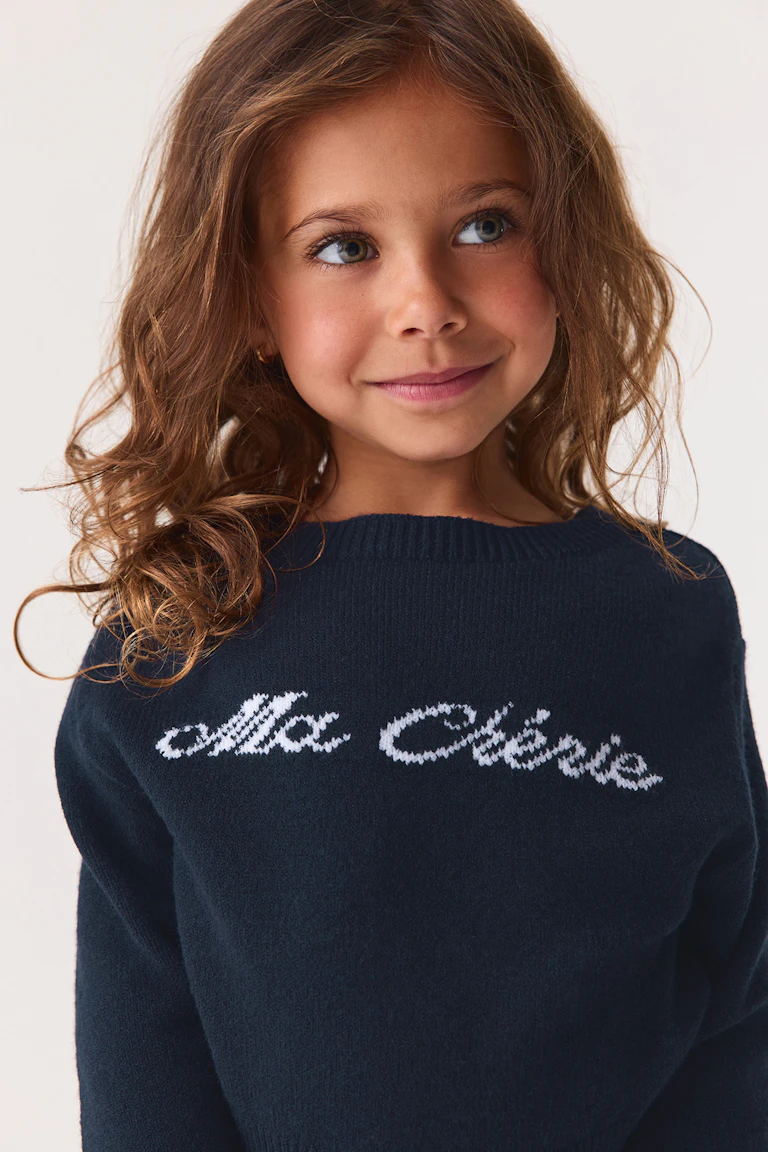 ID 324011: Marineblauer Strickpullover mit weißer Schrift, StyleColorSupplier 12006.