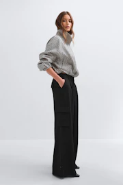 Pleated cargo trousers