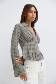 Shaped shirt